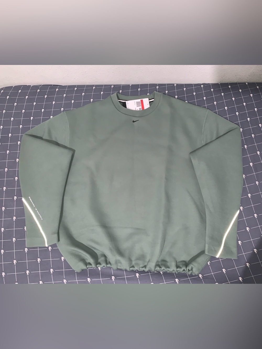 Nike Tech Fleece Oversized Crewneck Sweatshirt HV6537-364 Size: Large